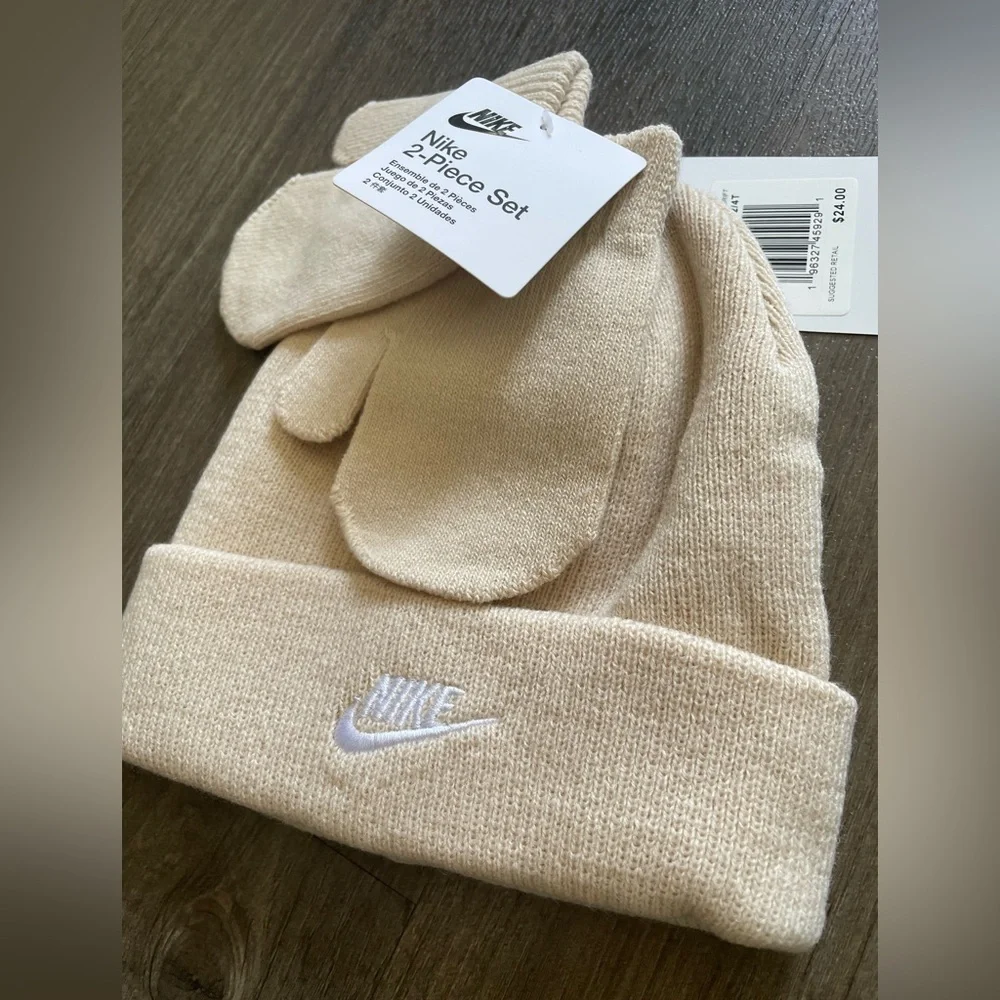 Nike Toddler Size 2T-4T Hat and Mittens 2 Piece Set Sanddrift Winter Fall NWT